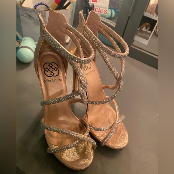 Daisy Fuentes Heels - Picture 13 of 16